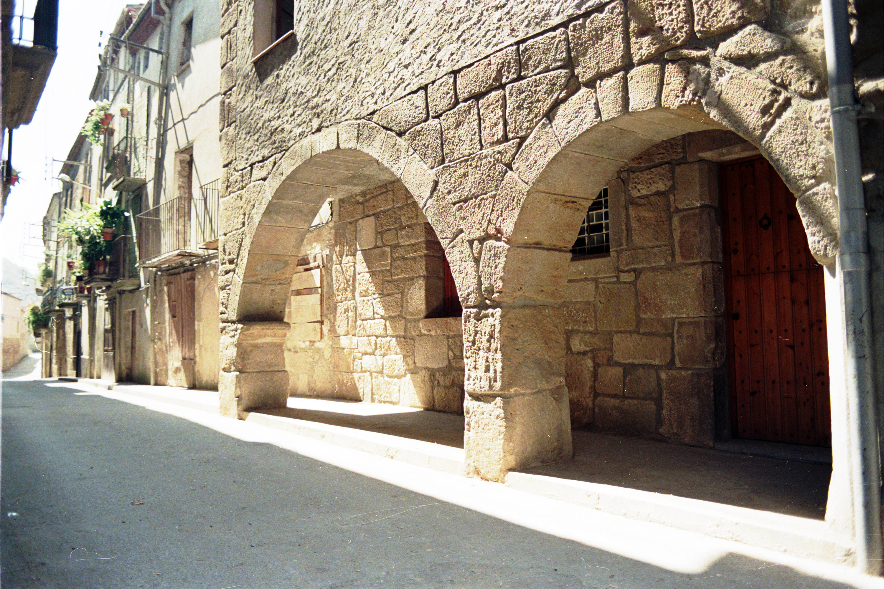 Porxos des del carrer de l'Església