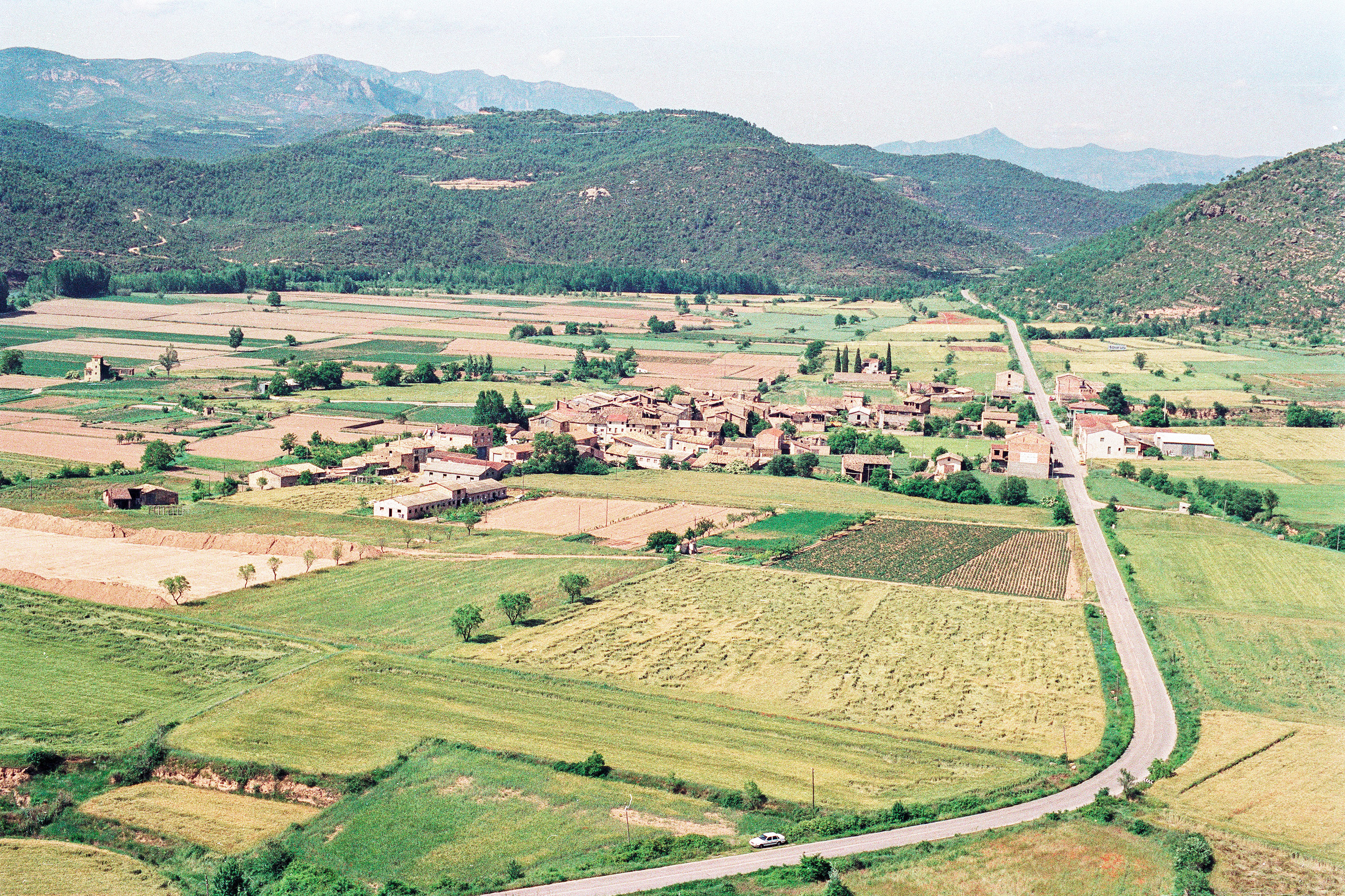 Tiurana des del costat de Ponts
